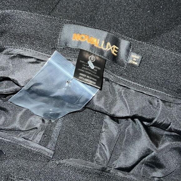 Fashion Nova shorts - Picture 4 of 4